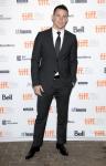 'SNL': Channing Tatum Strips, Kristen Wiig Spoofs Lana Del Rey