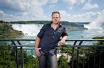 Daredevil Nik Wallenda to Attempt Tightrope Walk in Chicago