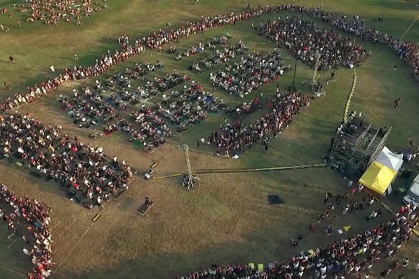 A Thousand Musicians Try to Bring Foo Fighters to Italian Town by Covering 'Learn to Fly'