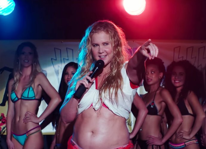 Amy Schumer Gets a Boost of Confidence in First 'I Feel Pretty' Trailer
