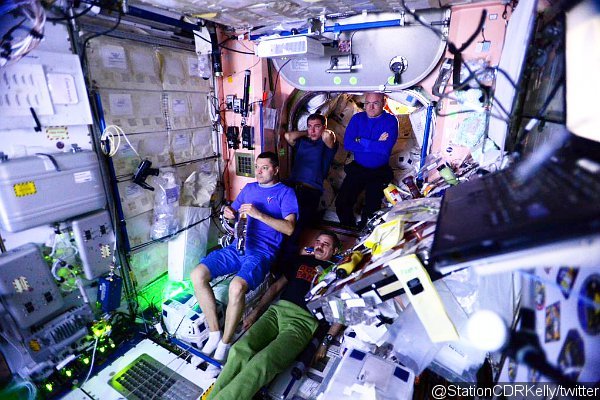 Astronauts Watch 'The Martian' in Space