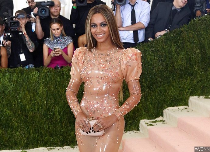 Beyonce Attends Met Gala Without Jay-Z, Ditches Her Wedding Ring
