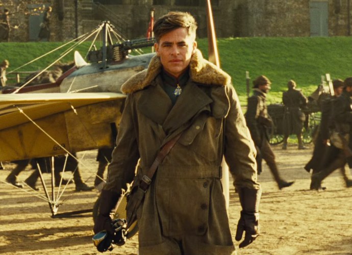 Chris Pine Shoots Down Rumor About His Role in 'Wonder Woman'