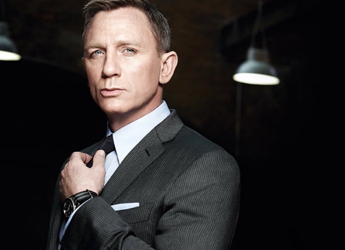 It's Official! Daniel Craig Is Returning for 'Bond 25'