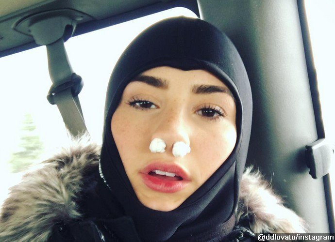 Demi Lovato Uses Tampons on Her Nose to Fight Cold