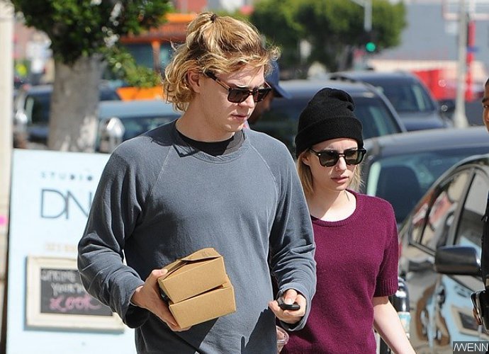 Report: Emma Roberts and Evan Peters' Engagement Is Back On