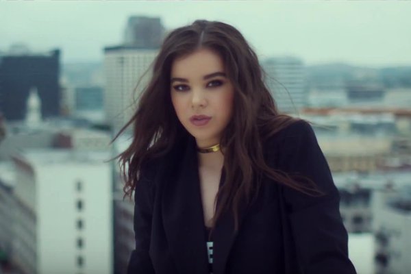 Hailee Steinfeld Debuts Dance-Filled Music Video for 'Love Myself'