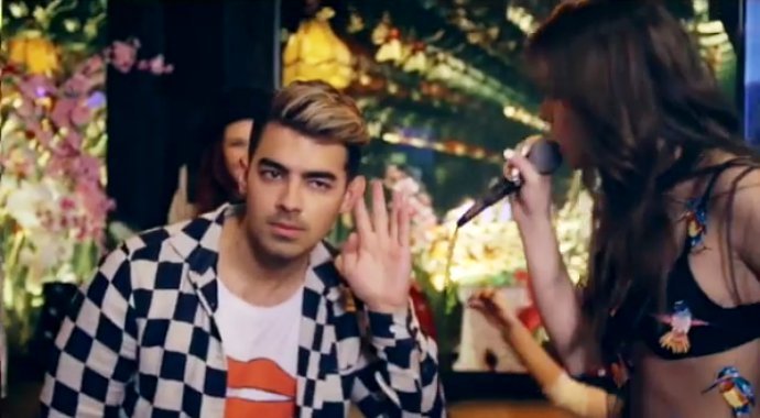 Hailee Steinfeld Shares 'Rock Bottom' Video Preview Ft. Joe Jonas