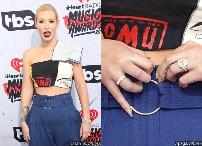 Iggy Azalea Wears Engagement Ring Amid Nick Young Cheating Scandal