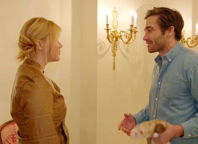 Jake Gyllenhaal Helps Amy Schumer Spoof 'Catfish' and the Victim Becomes Obscure