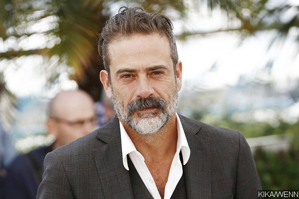 Jeffrey Dean Morgan Responds to Rumor About His Appearance in 'Batman v Superman'