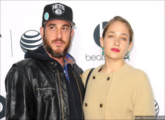 'Girls' Star Jemima Kirke Calls It Quits With Husband of 7 Years