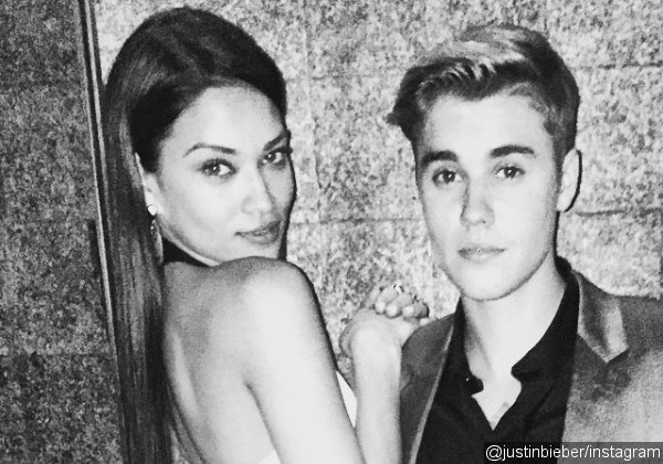 Justin Bieber Gets Cozy With Shanina Shaik at Floyd Mayweather's Match