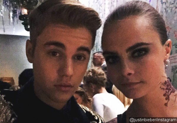 Justin Bieber Takes Pictures With Cara Delevingne, Breaks 'No Selfie' Rule at Met Gala