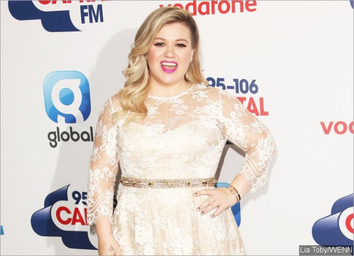 Kelly Clarkson Struggles to Lose Weight to Save Marriage