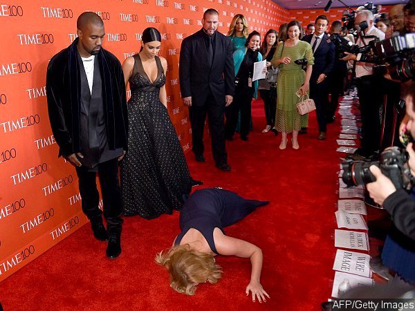Kim Kardashian and Kanye West Get Pranked by Amy Schumer at TIME 100 Gala