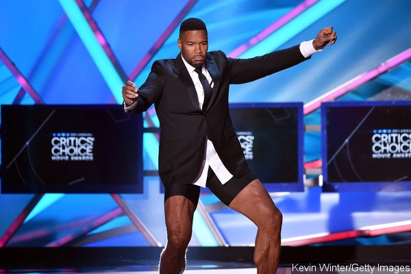 Michael Strahan Rips Off His Pants During Critics' Choice Awards Opening
