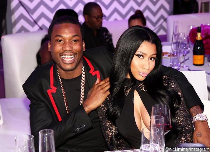 Worry No More Tweeps! Nicki Minaj Back on Twitter With Pics of Her and Meek Mill
