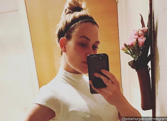 Peta Murgatroyd Shows Off 'Leaking Boobies' and Flat Tummy 5 Weeks After Giving Birth
