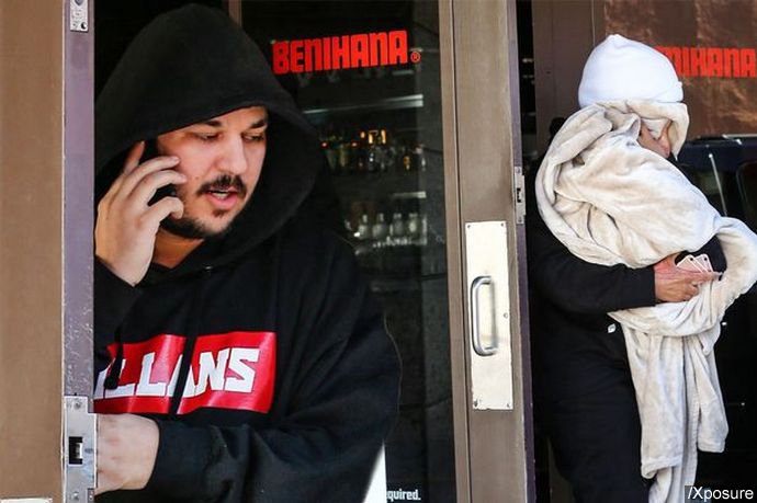 Rob Kardashian and Blac Chyna Spotted Enjoying 'Booze and Carb-Filled Lunch'