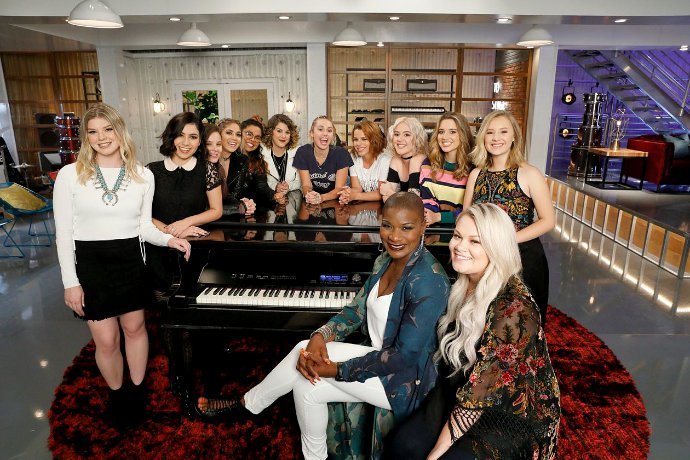 'The Voice' Blind Auditions Part 6: Miley Cyrus Makes History With Show's First All-Female Team