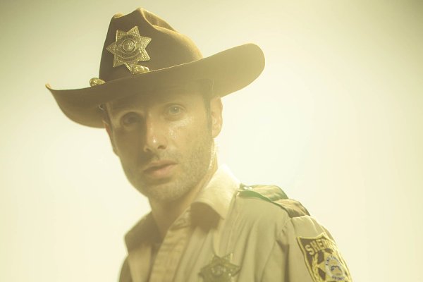 'The Walking Dead' 5.13 Sneak Peeks: Rick Questions the Alexandrians' Trust in Him