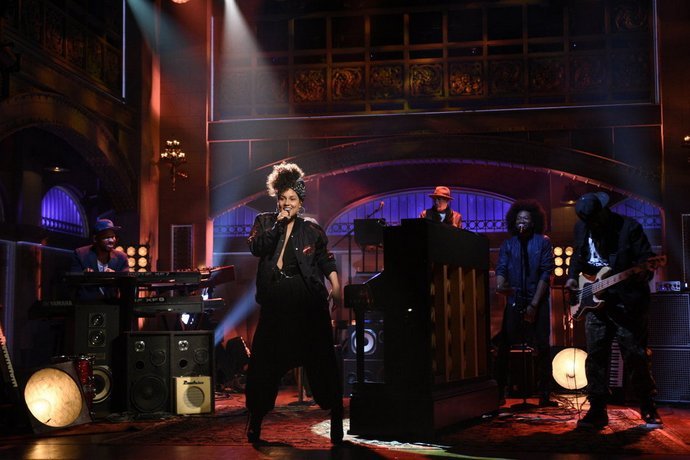 Video: Alicia Keys Performs New Song on 'SNL'