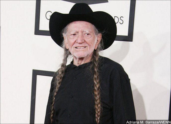 Is He Dying? Willie Nelson Is Reportedly Having Breathing Issues