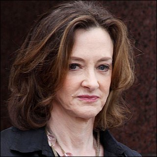 Joan Cusack Pictures with High Quality Photos.