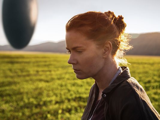 Amy Adams stars as Dr. Louise Banks in Paramount Pictures' Arrival (2016)