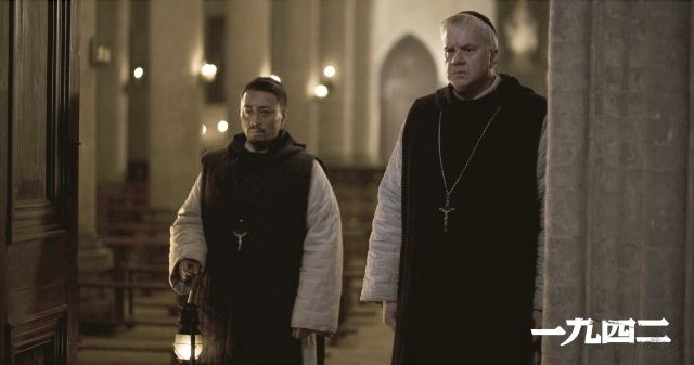 Zhang Hanyu (An Ximan) and Tim Robbins in China Lion Film Distribution's Back to 1942 (2012)