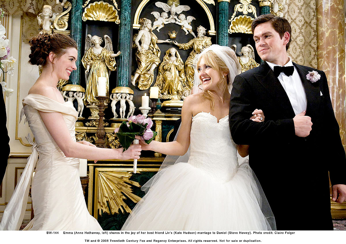 Anne Hathaway, Kate Hudson and Steve Howey in Fox 2000 Pictures' Bride Wars (2009). Photo credit by Claire Folger.