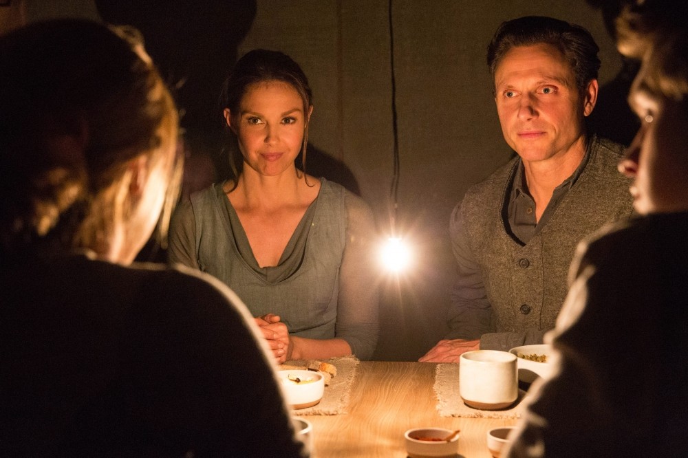 Ashley Judd stars as Natalie Prior and Tony Goldwyn stars as Andrew Prior in Summit Entertainment's Divergent (2014)