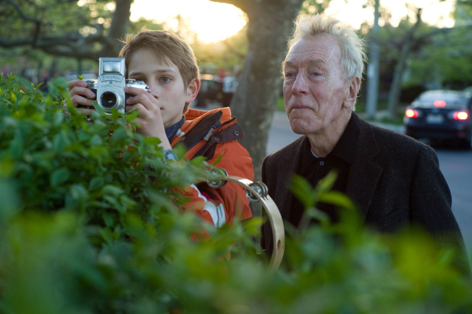 Thomas Horn stars as Oskar Schell and Max von Sydow stars as Thomas Schell Sr. in Warner Bros. Pictures' Extremely Loud and Incredibly Close (2012)