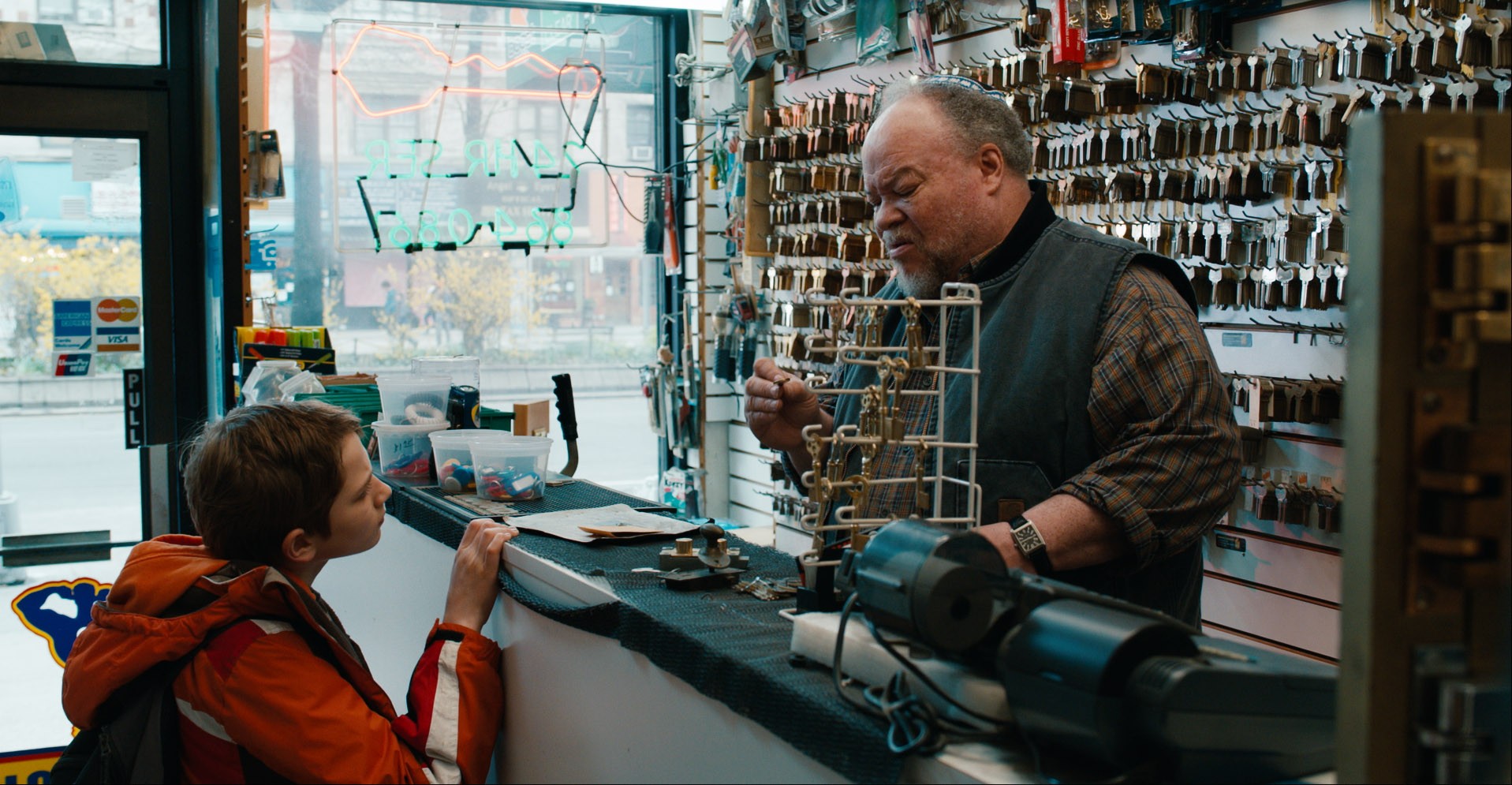 Thomas Horn stars as Oskar Schell and Stephen McKinley in Warner Bros. Pictures' Extremely Loud and Incredibly Close (2012)