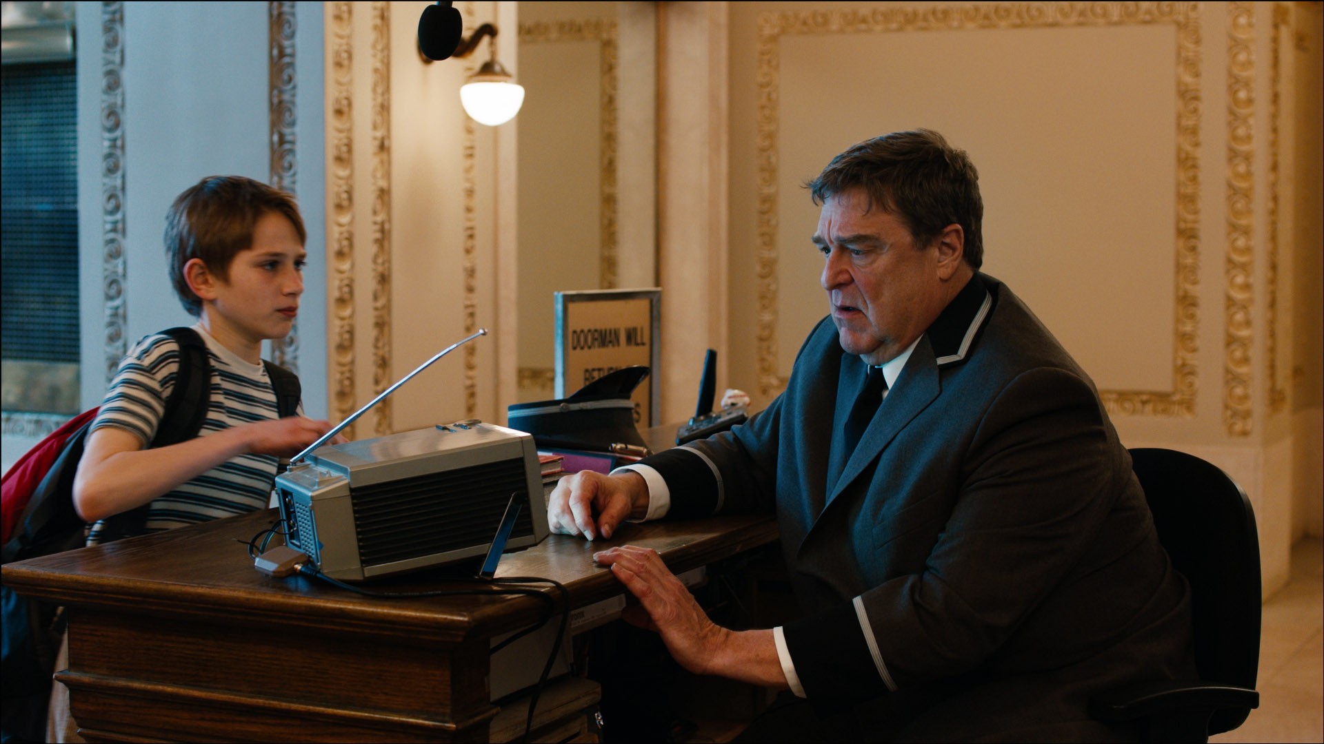 Thomas Horn stars as Oskar Schell and John Goodman in Warner Bros. Pictures' Extremely Loud and Incredibly Close (2012)