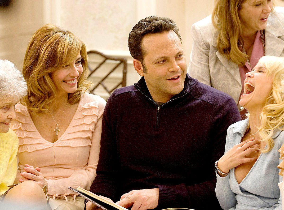 Mary Steenburgen, Vince Vaughn and Kristin Chenoweth in New Line Cinema's Four Christmases (2008)