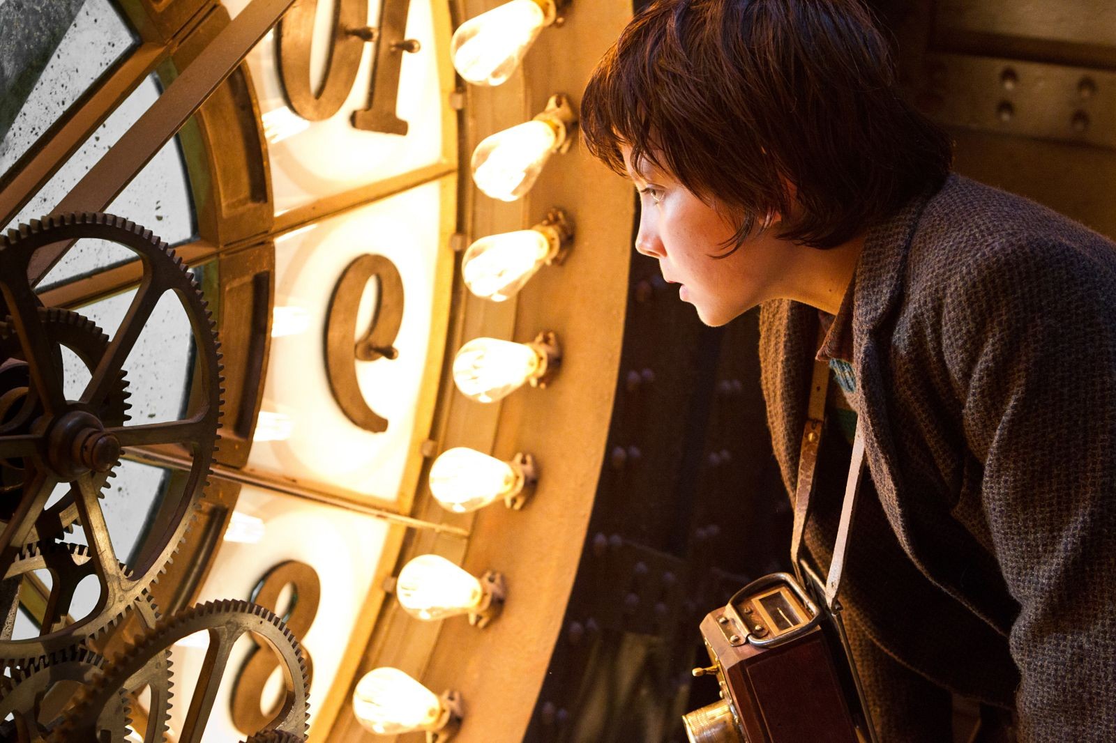 Asa Butterfield stars as Hugo Cabret in Paramount Pictures' Hugo (2011)