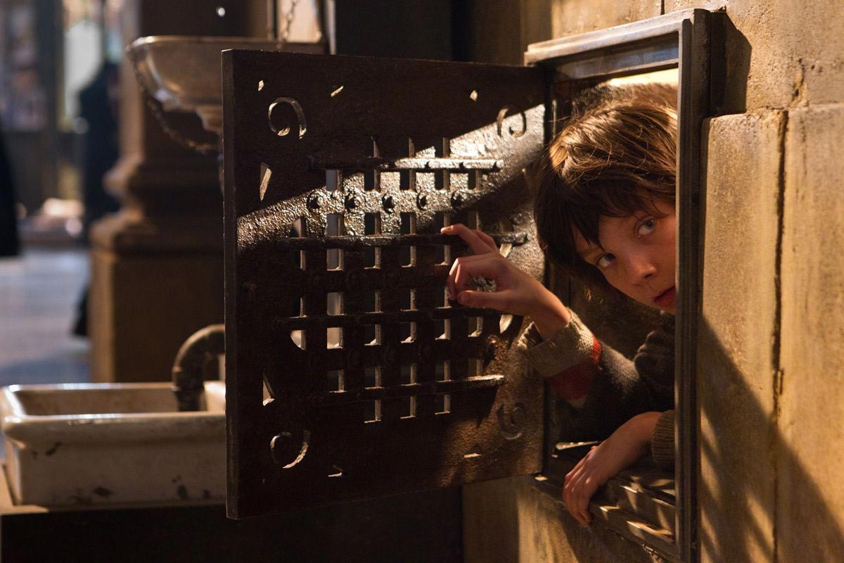 Asa Butterfield stars as Hugo Cabret in Paramount Pictures' Hugo (2011)