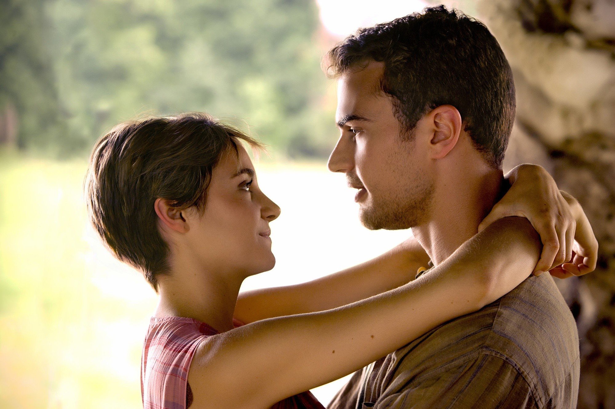 Shailene Woodley stars as Tris and Theo James stars as Four in Summit Entertainment's The Divergent Series: Insurgent (2015)