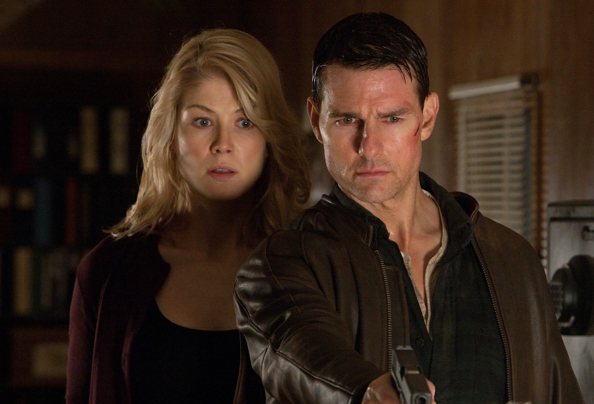 Rosamund Pike stars as Helen and Tom Cruise stars as Reacher in Paramount Pictures' Jack Reacher (2012)