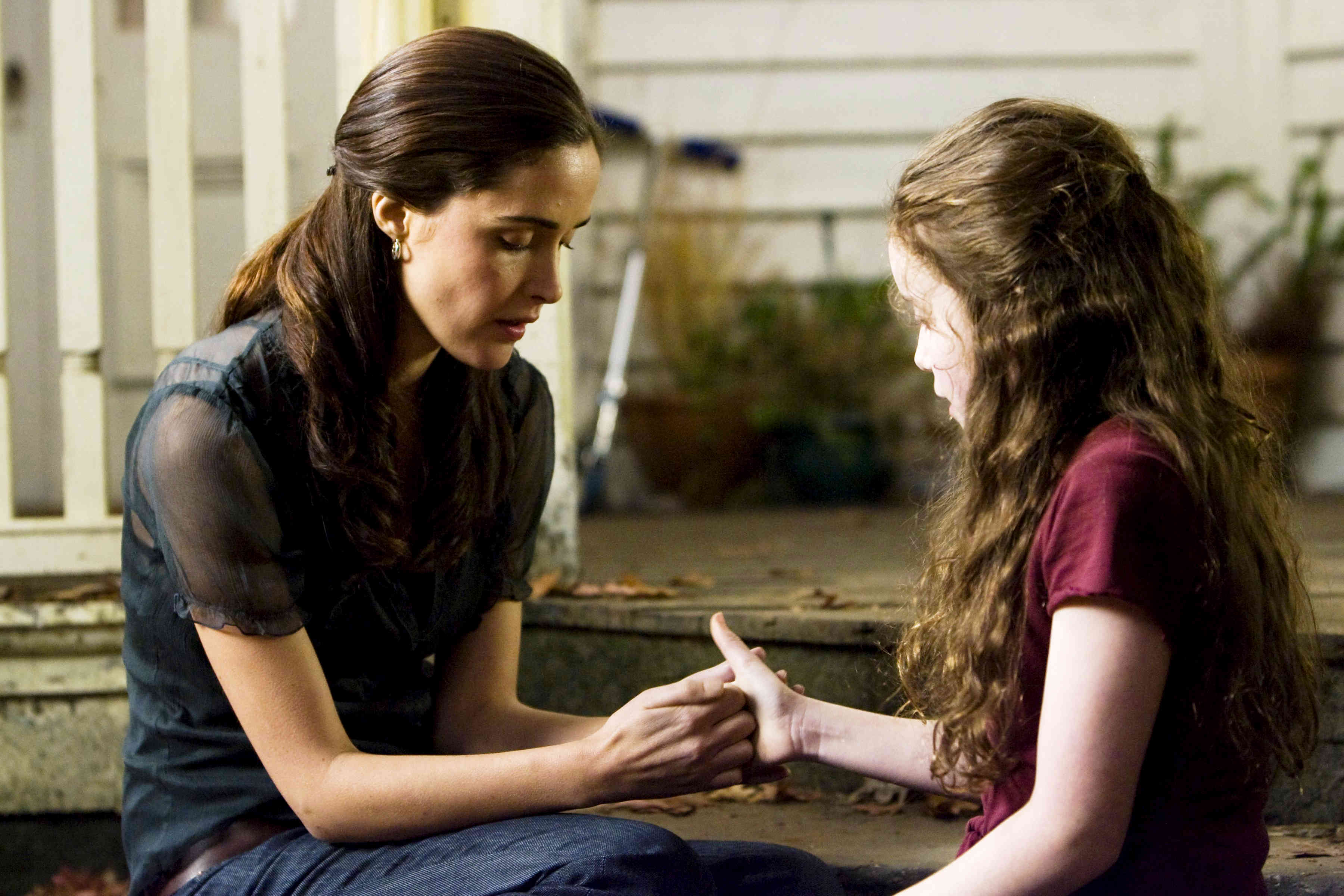 Rose Byrne stars as Diana Whelan and Lara Robinson stars as Lucinda / Abby in Summit Entertainment's Knowing (2009)