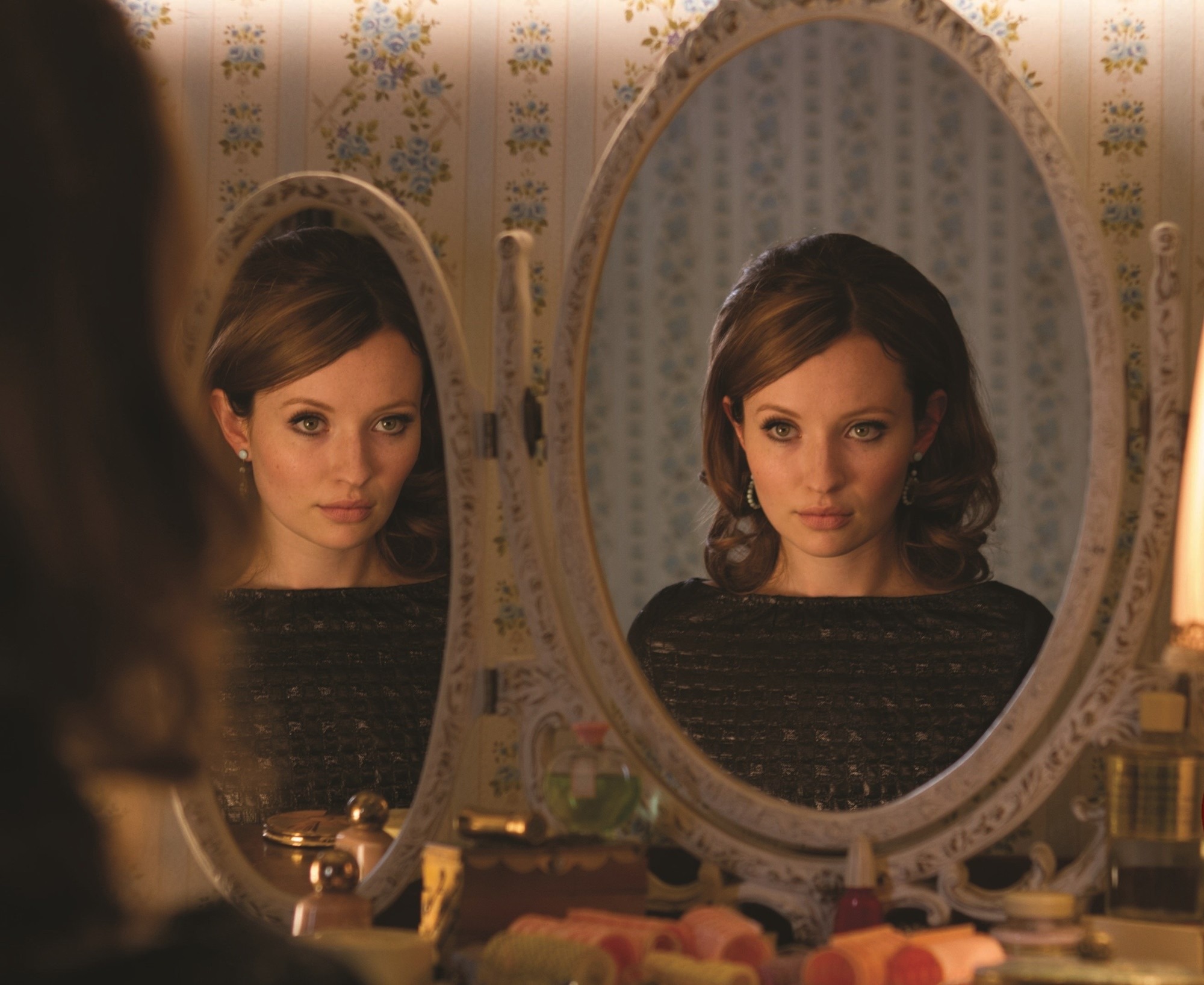 Emily Browning stars as Frances Shea in Universal Pictures' Legend (2015)