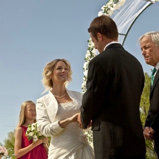 Jennie Garth stars as Susan and Brad Rowe in Hallmark Channel's A Christmas Wedding Tail (2011)
