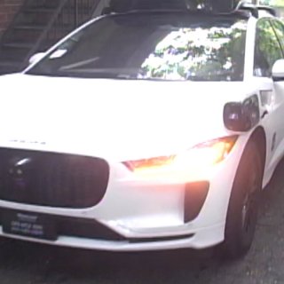 A Waymo™ Blocks My Neighbours Door For Around 39 Minutes (2026)