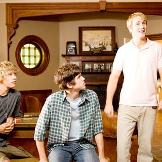 Aliens In The Attic Picture 25