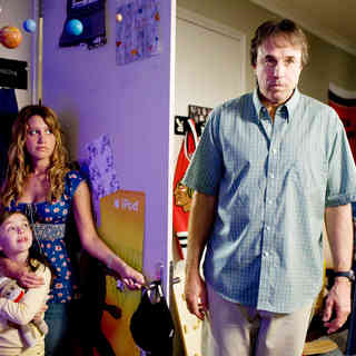 Ashley Boettcher, Ashley Tisdale and Kevin Nealon in The 20th Century Fox's Aliens in the Attic (2009)