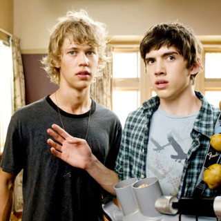 Aliens In The Attic Picture 39