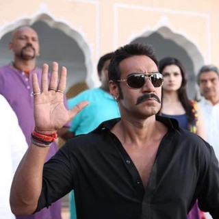 Ajay Devgan stars as Prithviraj Raghuvanshi in FIP's Bol Bachchan (2012)