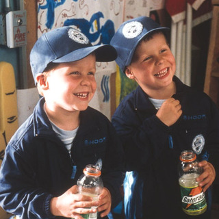 Shane Kinsman and Brent Kinsman in The 20th Century Fox' Cheaper by the Dozen (2003)